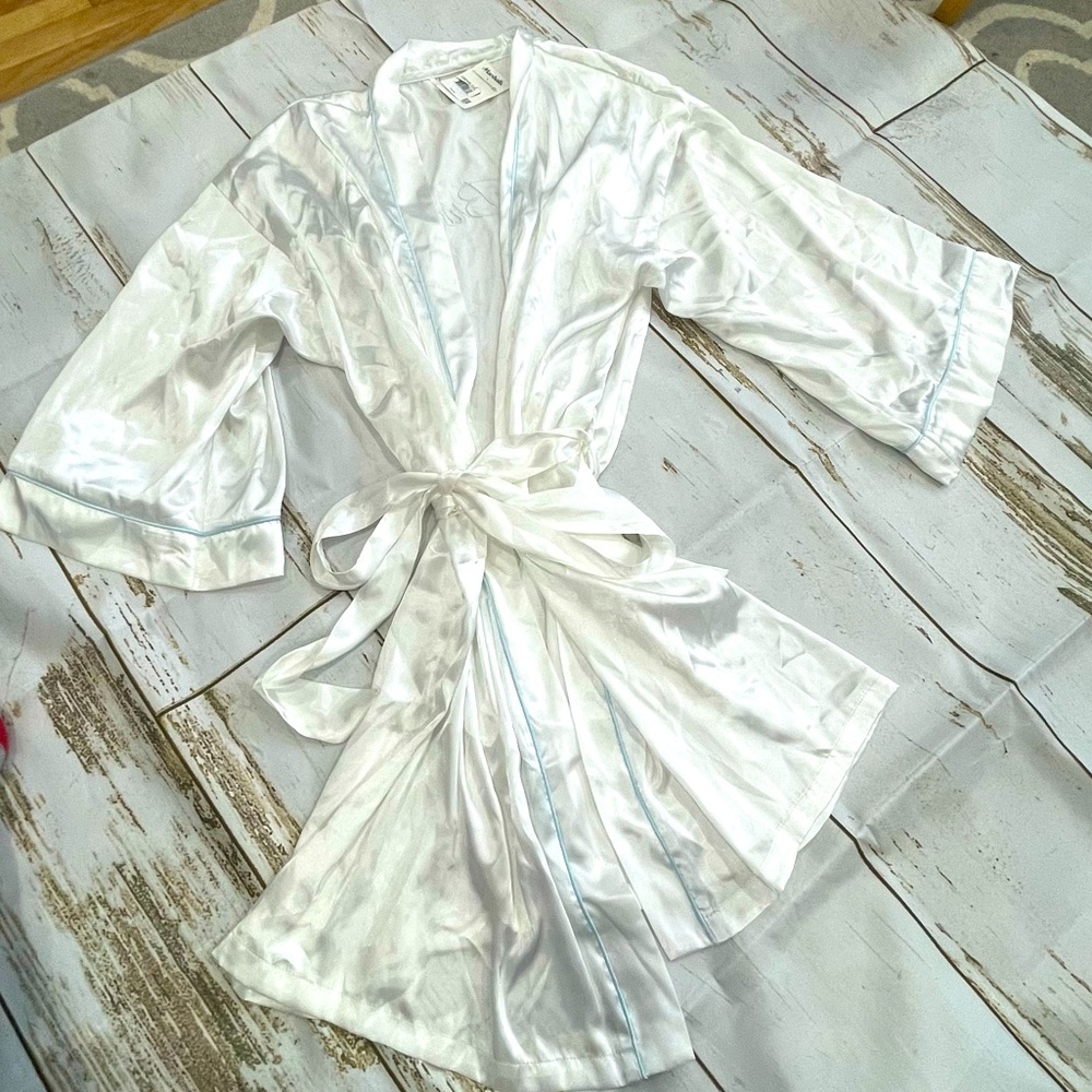 Bride Robe - Picture 2 of 5